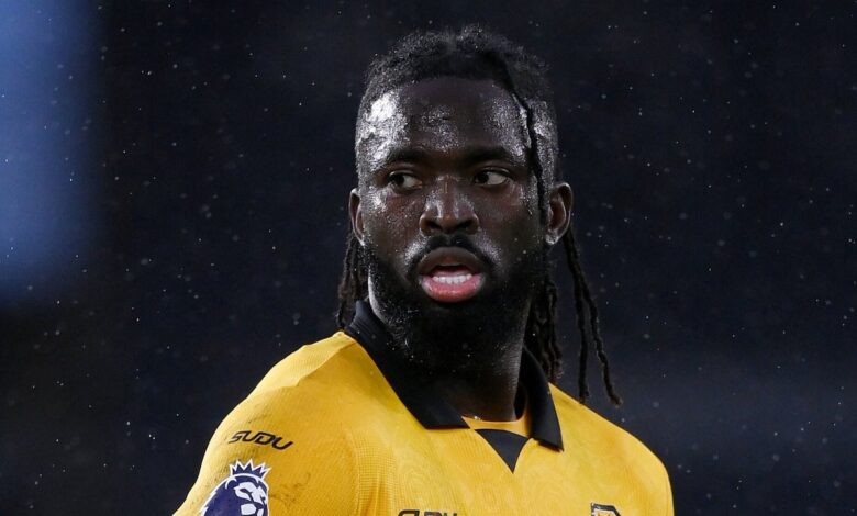 من المقرر أن يدلي مهاجم ولفرهامبتون تولو أروكوداري بإفادة للشرطة بعد تعرضه لإساءات عنصرية عبر الإنترنت