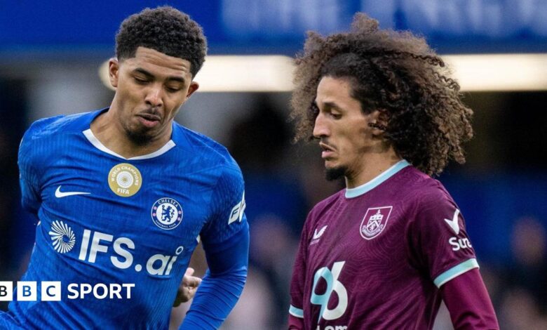 تحقق الشرطة في الإساءة العنصرية "البغيضة" للاعبين