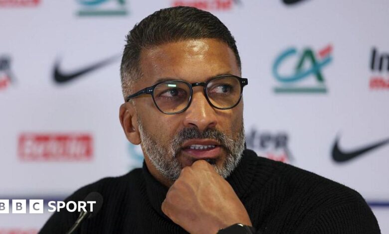 تعيين المدافع السنغالي السابق باي مدربا لمارسيليا