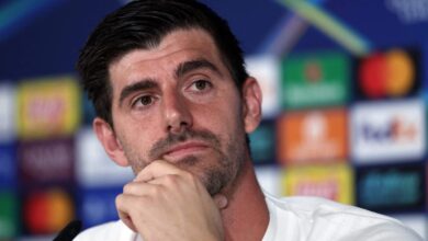 سيرحب تيبو كورتوا بحظر اللاعبين من تغطية أفواههم عند التحدث إلى المنافسين