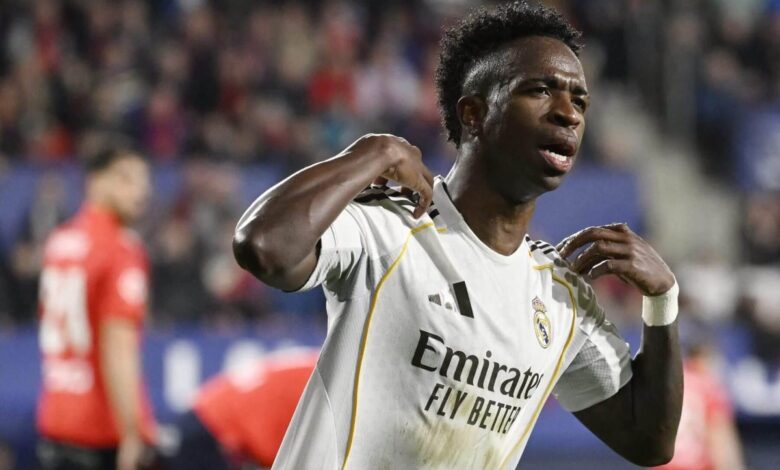 فينيسيوس جونيور يسجل في المباراة الأولى منذ الإساءة العنصرية المزعومة حيث خسر ريال مدريد أمام أوساسونا