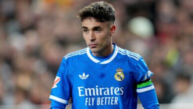 من هو ديفيد خيمينيز، الظهير الأيمن لريال مدريد الذي بدأ متقدمًا على كارفاخال وترينت؟