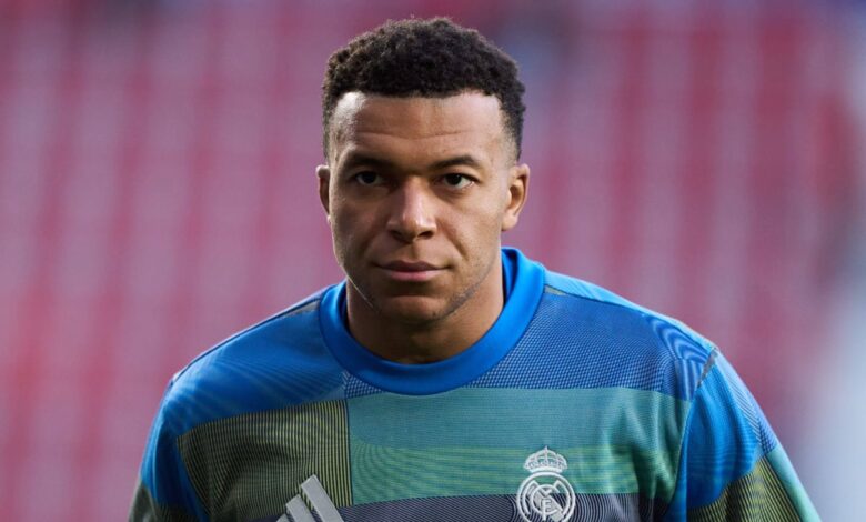 انضم كل من كيليان مبابي وجود بيلينجهام إلى قائمة ريال مدريد لمباراة مانشستر سيتي