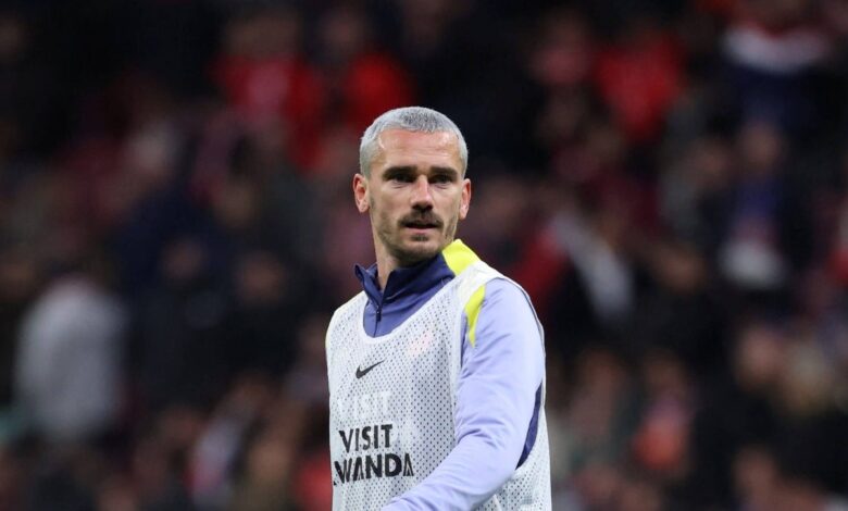 قال مدير كرة القدم في أتلتيكو مدريد إن أنطوان جريزمان سيبقى في النادي رغم محادثات أورلاندو سيتي