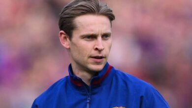 من المقرر أن يغيب فرينكي دي يونج لاعب برشلونة عن الفريق لمدة تصل إلى ستة أسابيع بسبب إصابة في أوتار الركبة